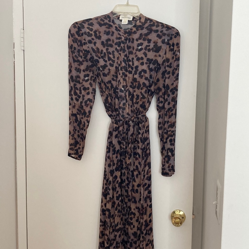Elegant Leopard Print Dress